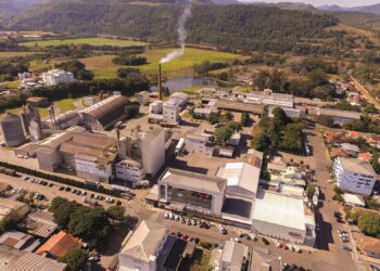 Presidentes enaltecem o desenvolvimento da Dália ao longo dos 77 anos completados no dia 15