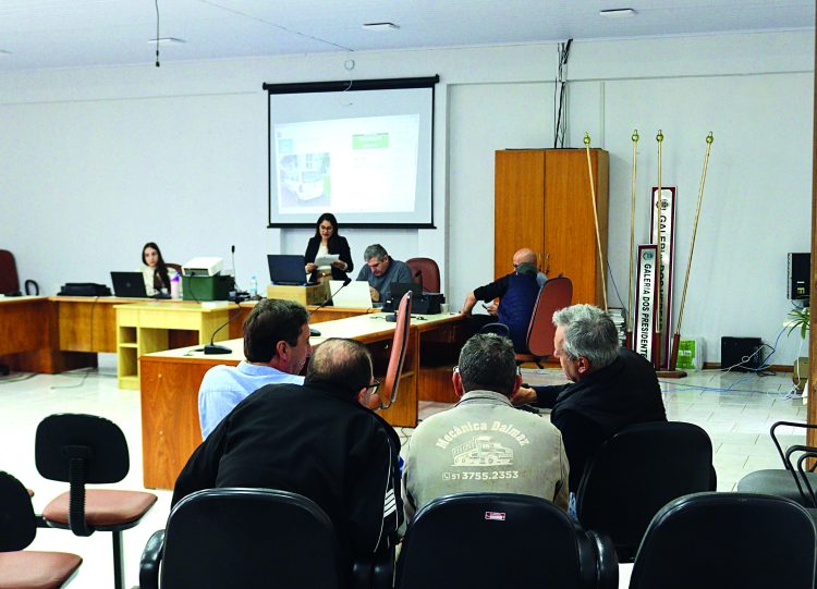 Leilão de bens da Prefeitura arrecada 340 mil