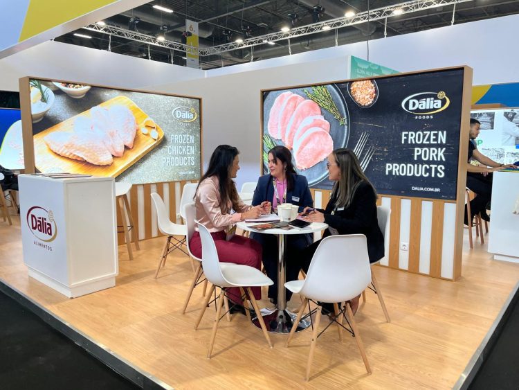 Novos contatos e expectativas positivas após participação da Sial Paris