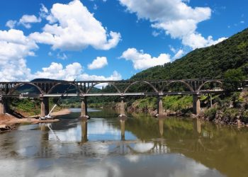 Obra de Reconstrução da Ponte Brochado da Rocha Alcança 80% de Conclusão
