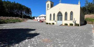 Projeto Calçamento nas Comunidades beneficia Linha Olinda com maior obra do programa