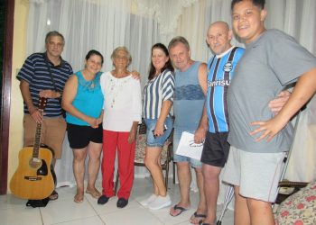 A tradição que bate de porta em porta