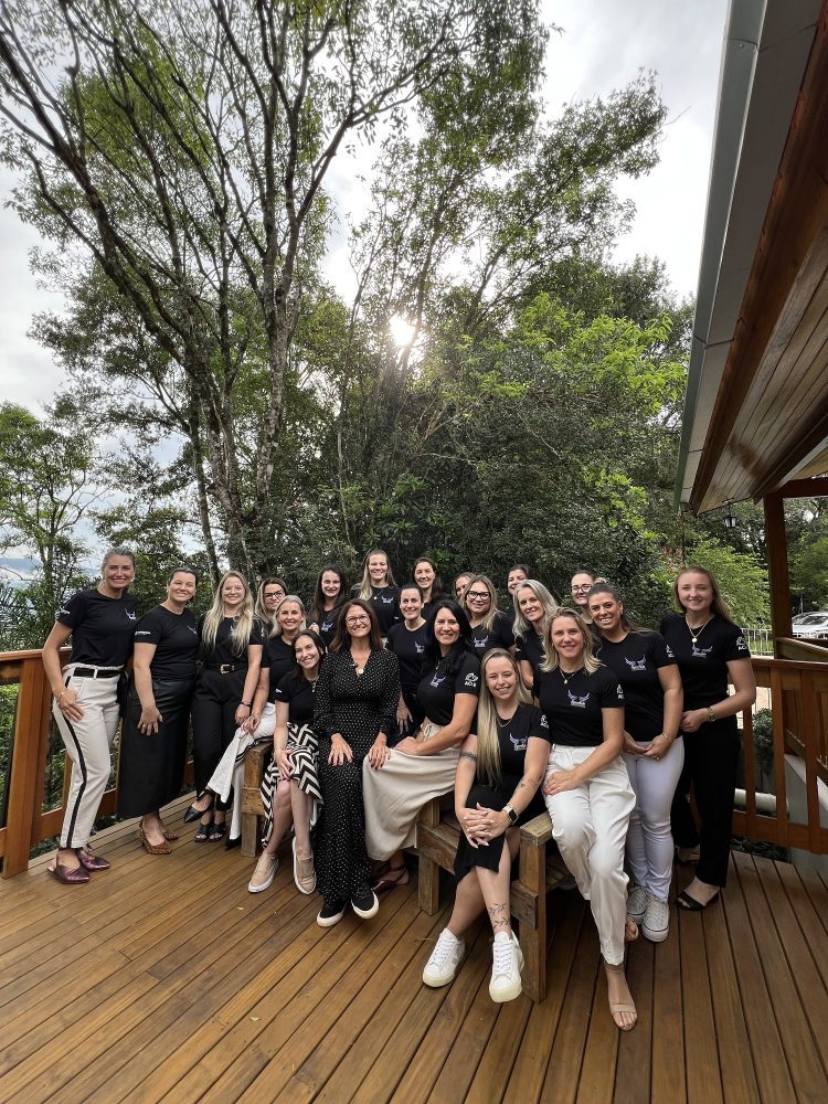 “Café com Elas” reúne mulheres para uma manhã de celebração e autoconhecimento