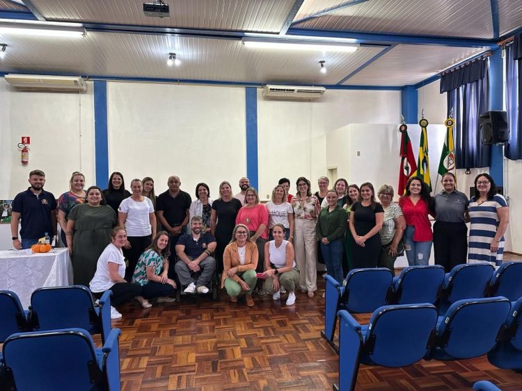 Reunião da Amat aborda pautas sobre a assistência social