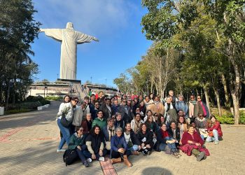 Irmãs Teresianas de três continentes visitam o Cristo Protetor de Encantado