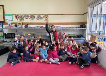 Aulas de musicalização promovem desenvolvimento em crianças da rede municipal de Relvado