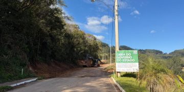 Pavimentação asfáltica entre Relvado e Coqueiro Baixo tem início e realiza antigo sonho da comunidade