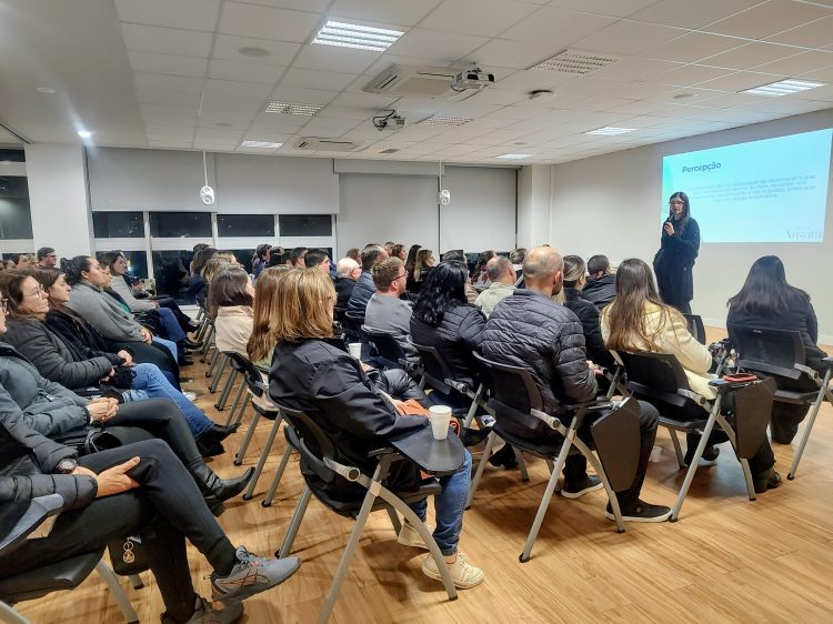 Encantado sedia terceira edição do Conectando Pessoas com foco em inteligência emocional na liderança