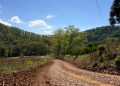 Estrada da Linha Gruta é reaberta e recebe melhorias em Relvado
