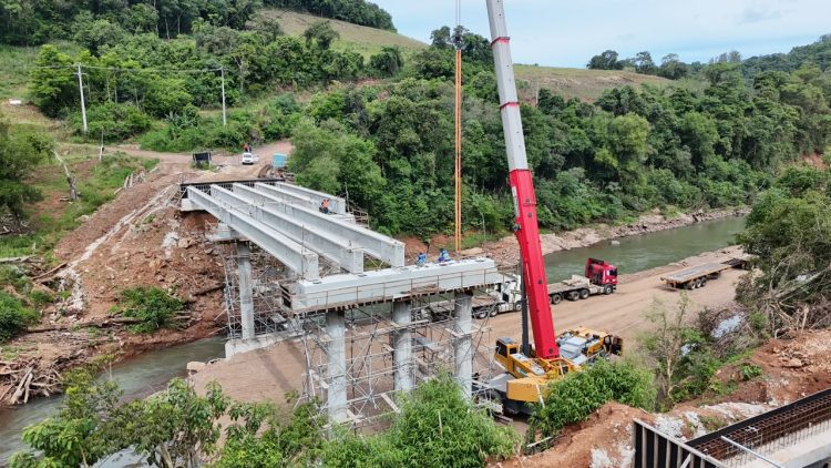 Ponte entre Relvado e Encantado chega a 70% de execução